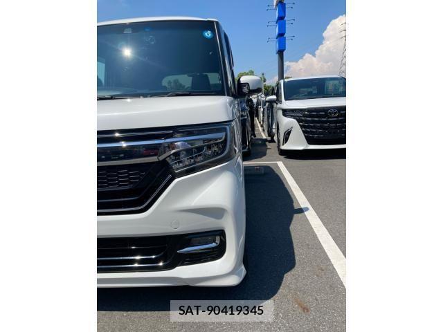 Honda N BOX CUSTOM 2020-01 8231041-2
