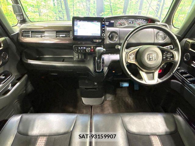 Honda N BOX CUSTOM 2020-08 8231020-1