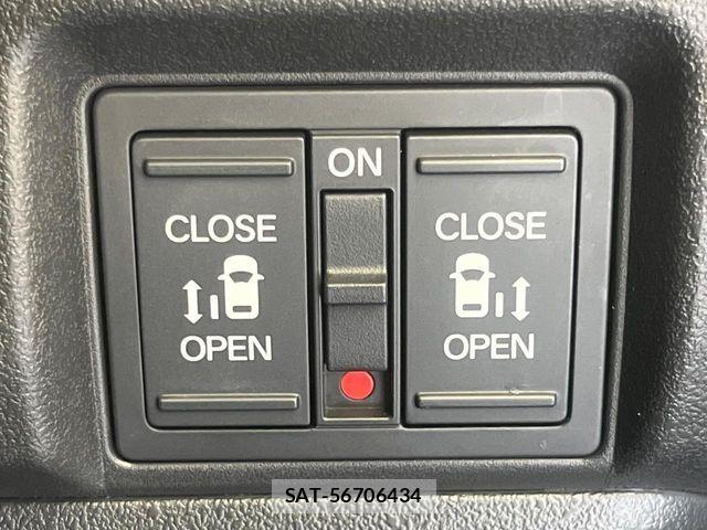 Honda N BOX CUSTOM 2023-12 8231005-5