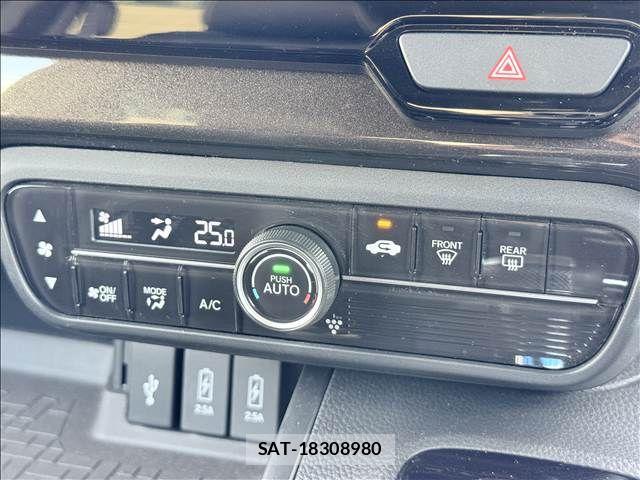 Honda N BOX CUSTOM 2018-04 8246127-12