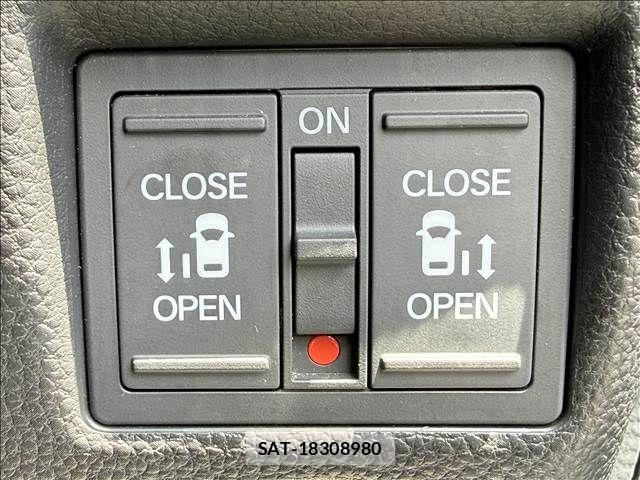 Honda N BOX CUSTOM 2018-04 8246127-13