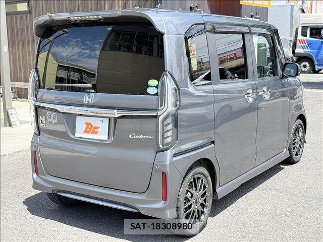 Honda N BOX CUSTOM 2018-04 8246127-23