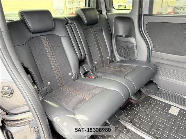 Honda N BOX CUSTOM 2018-04 8246127-25