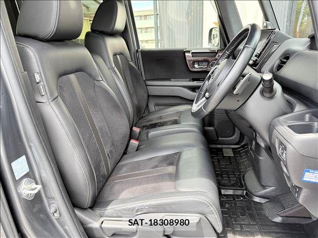 Honda N BOX CUSTOM 2018-04 8246127-8