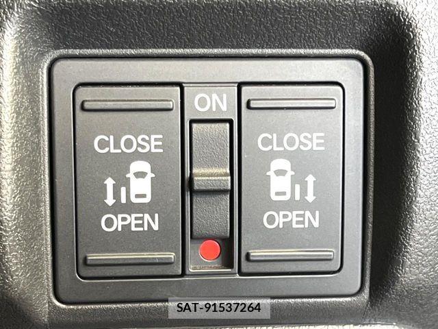 Honda N BOX CUSTOM 2023-10 8246084-2