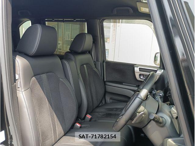 Honda N BOX CUSTOM 2022-10 8246114-5
