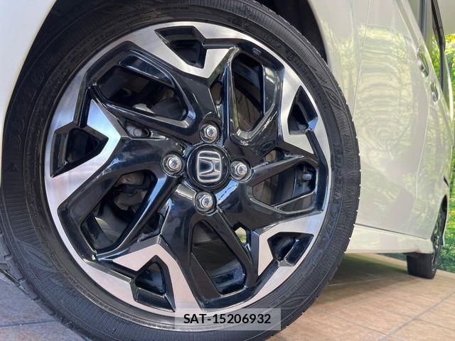 Honda N BOX CUSTOM 2017-12 8246132-12