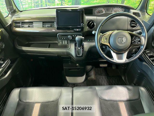 Honda N BOX CUSTOM 2017-12 8246132-1