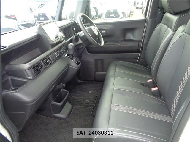 Honda N BOX CUSTOM 2024-10 8246113-9