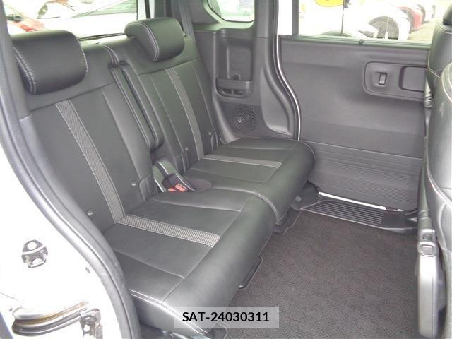Honda N BOX CUSTOM 2024-10 8246113-15