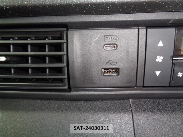 Honda N BOX CUSTOM 2024-10 8246113-21