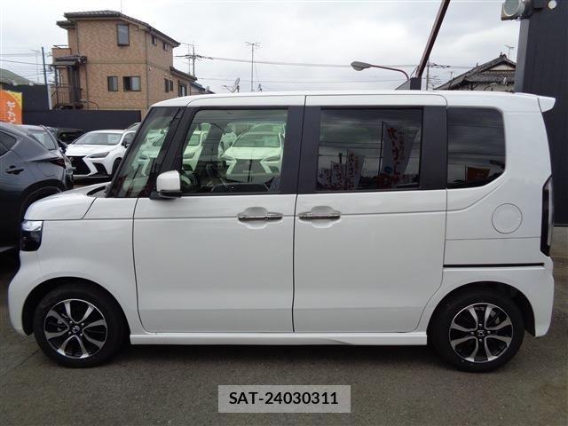 Honda N BOX CUSTOM 2024-10 8246113-4