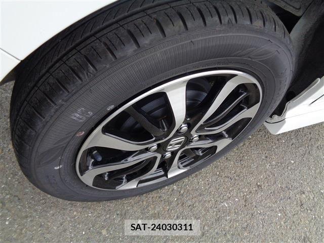 Honda N BOX CUSTOM 2024-10 8246113-8