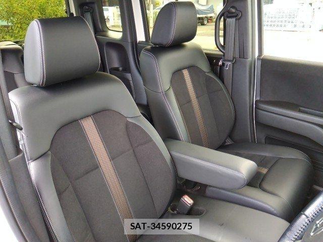 Honda N BOX CUSTOM 2017-10 8246118-9