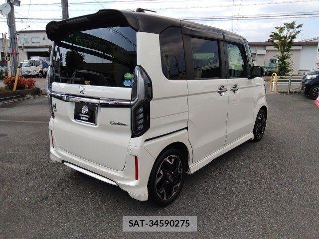 Honda N BOX CUSTOM 2017-10 8246118-18