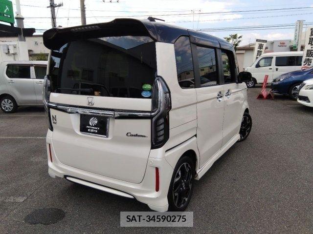 Honda N BOX CUSTOM 2017-10 8246118-2