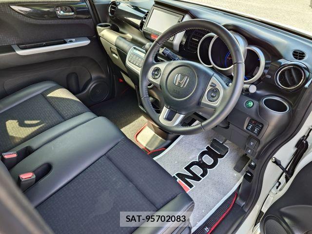 Honda N BOX CUSTOM 2016-09 8246122-10
