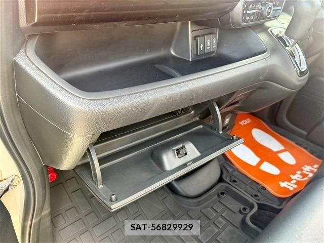Honda N BOX CUSTOM 2019-08 8246094-15