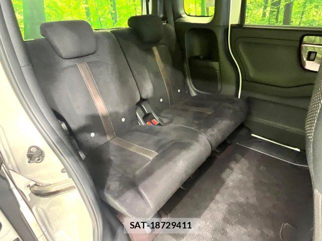 Honda N BOX CUSTOM 2018-04 8246129-8