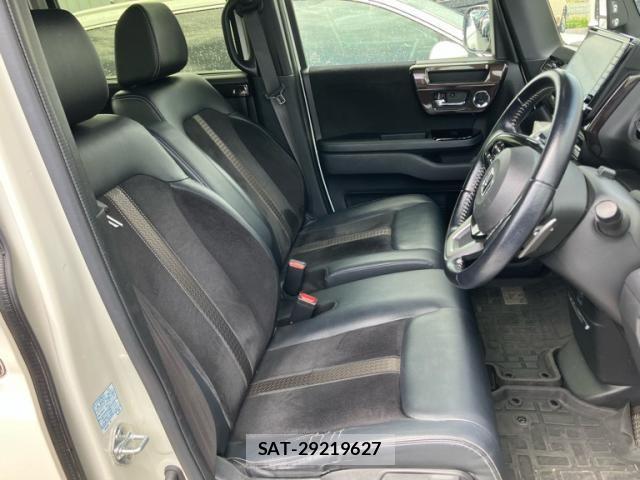 Honda N BOX CUSTOM 2017-10 8246137-10