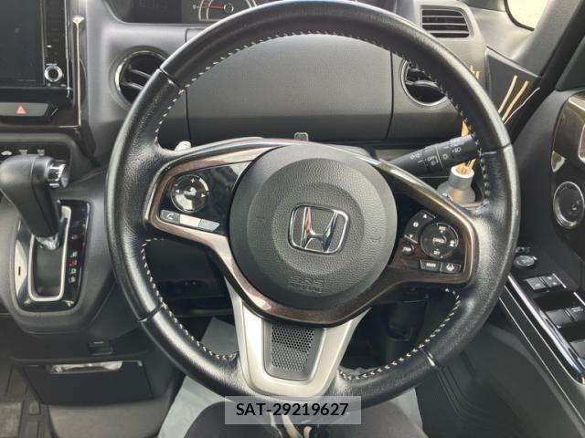 Honda N BOX CUSTOM 2017-10 8246137-13