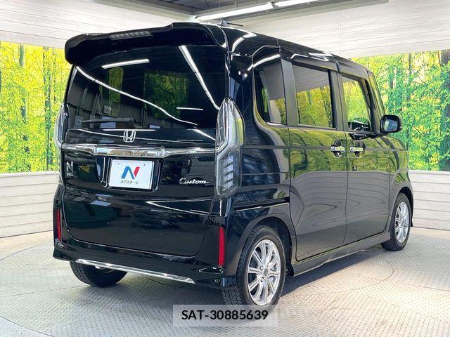 Honda N BOX CUSTOM 2022-10 8246096-16