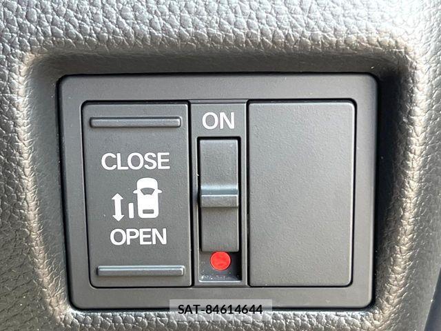 Honda N BOX CUSTOM 2023-01 8315855-5