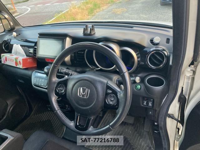 Honda N BOX CUSTOM 2013-12 8315918-9