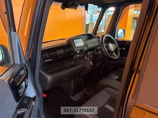 Honda N BOX CUSTOM 2021-07 8315852-17