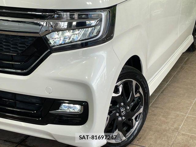 Honda N BOX CUSTOM 2018-03 8315840-11