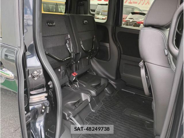 Honda N BOX CUSTOM 2021-01 8315889-12