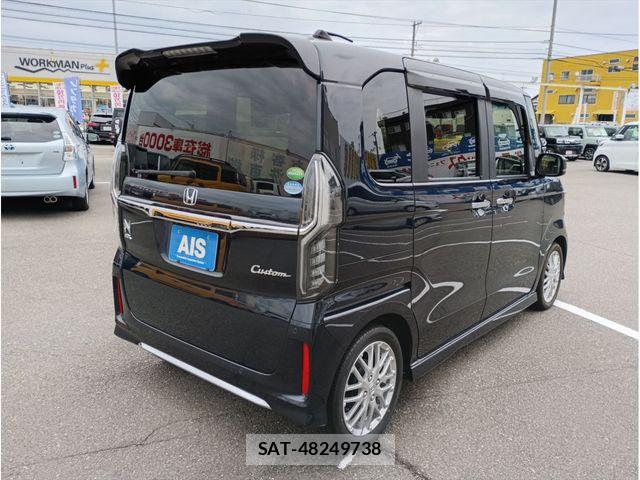 Honda N BOX CUSTOM 2021-01 8315889-2