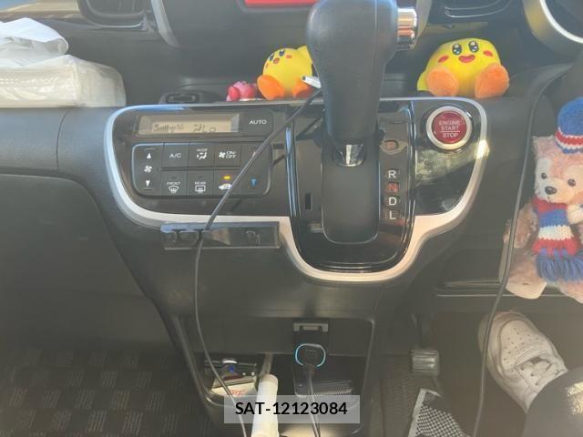 Honda N BOX CUSTOM 2014-08 8315922-22