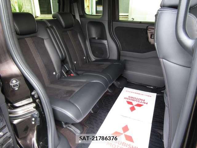 Honda N BOX CUSTOM 2020-04 8315868-11