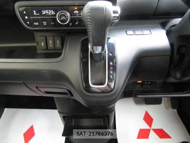 Honda N BOX CUSTOM 2020-04 8315868-15