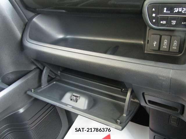 Honda N BOX CUSTOM 2020-04 8315868-16