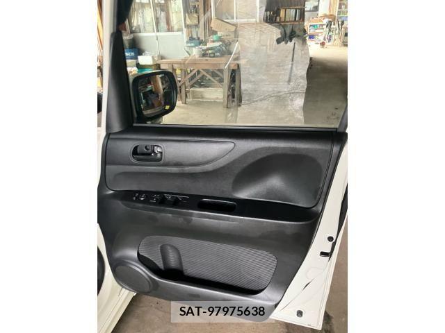 Honda N BOX CUSTOM 2015-08 8315928-13
