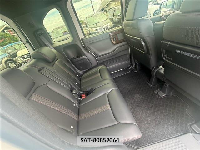 Honda N BOX CUSTOM 2022-02 8315826-25