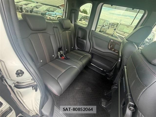 Honda N BOX CUSTOM 2022-02 8315826-26