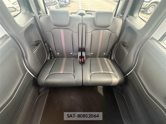 Honda N BOX CUSTOM 2022-02 8315826-27