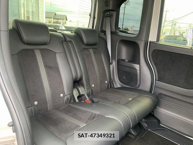 Honda N BOX CUSTOM 2022-06 8315859-18