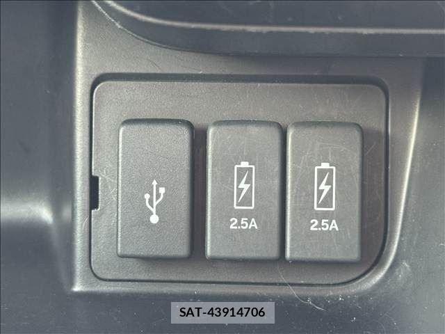 Honda N BOX CUSTOM 2018-11 8315886-24
