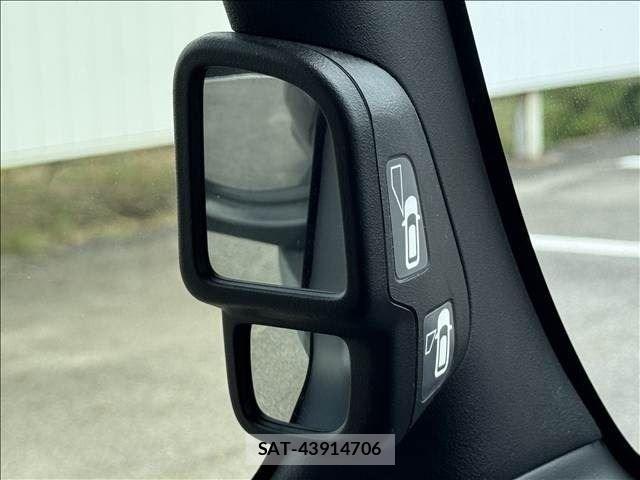 Honda N BOX CUSTOM 2018-11 8315886-28