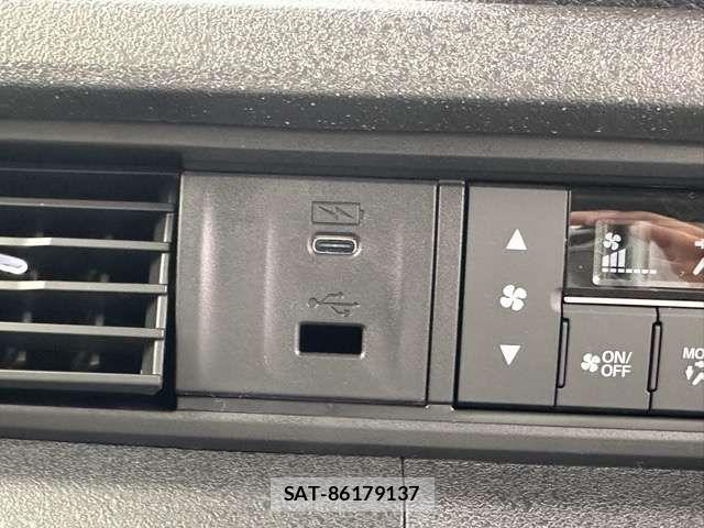 Honda N BOX CUSTOM 2026-04 8326443-18