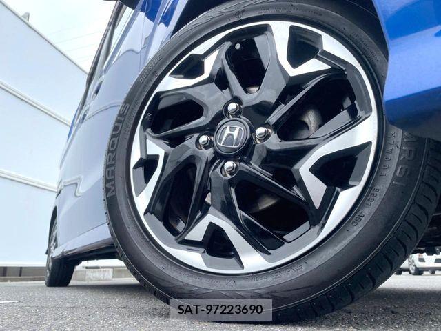 Honda N BOX CUSTOM 2018-02 8337071-12
