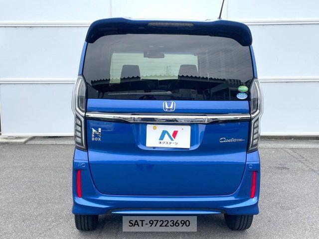 Honda N BOX CUSTOM 2018-02 8337071-14