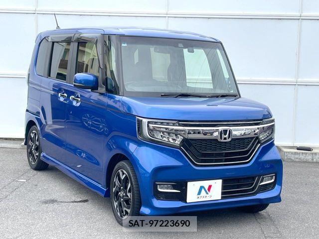 Honda N BOX CUSTOM 2018-02 8337071-15