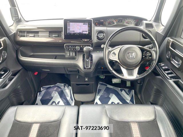 Honda N BOX CUSTOM 2018-02 8337071-1