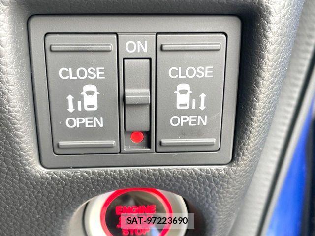 Honda N BOX CUSTOM 2018-02 8337071-4