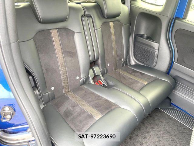 Honda N BOX CUSTOM 2018-02 8337071-8